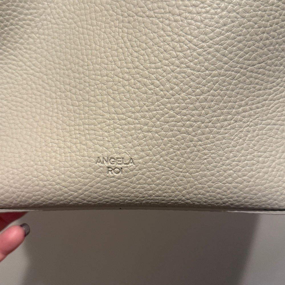 Angela Roi Elegant light gray Leather Shoulder Bag - Picture 2 of 8